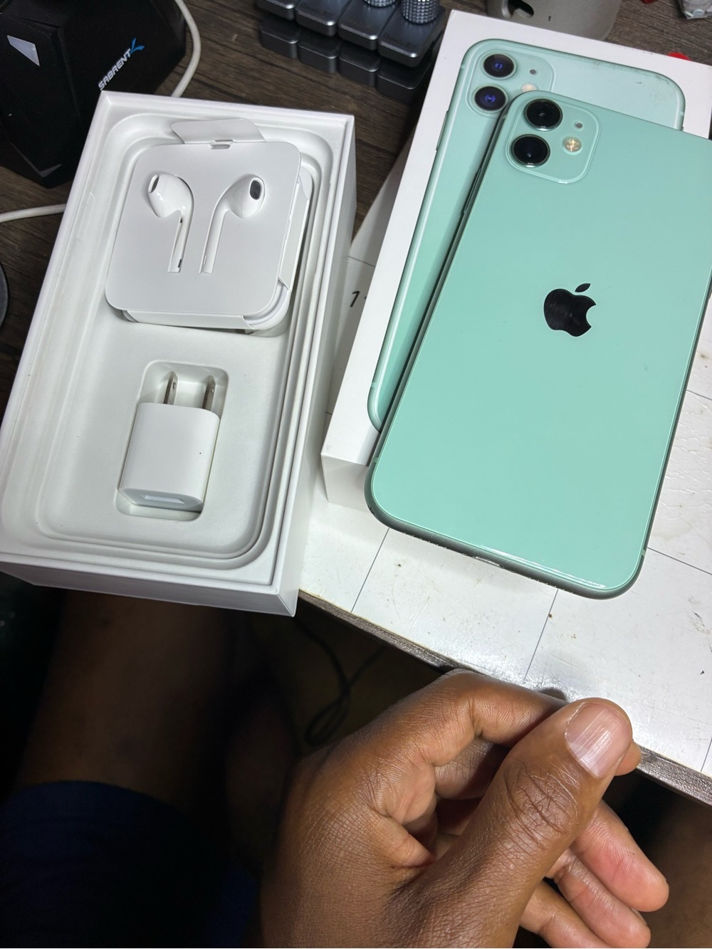 Apple iPhone 11 - Mint Green Finish - 128GB AT&T/Cricket